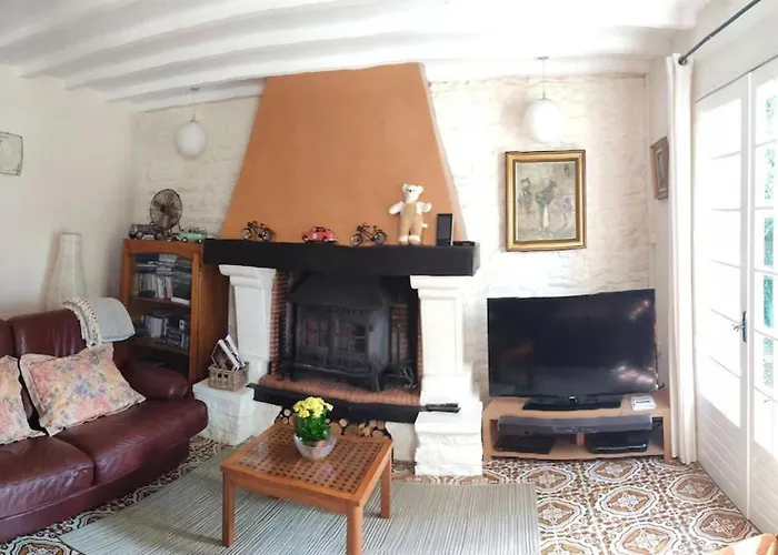 Сasa de vacaciones 4 Bed-sleeps 8-aircon-garden-pool-parking Nanteuil-en-Vallée