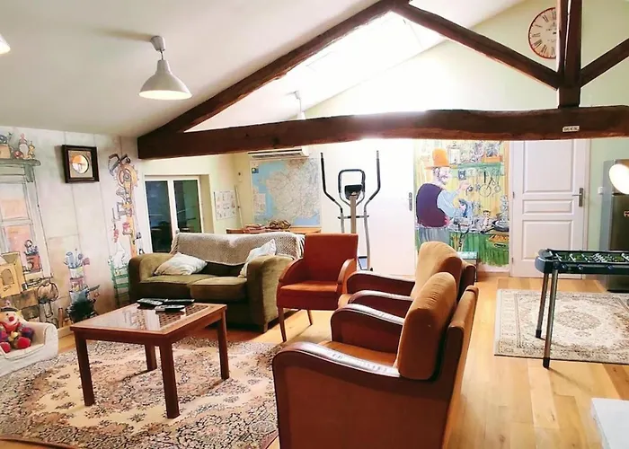 Сasa de vacaciones 4 Bed-sleeps 8-aircon-garden-pool-parking *