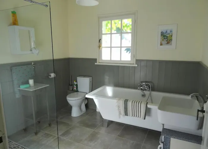 Сasa de vacaciones 4 Bed-sleeps 8-aircon-garden-pool-parking Nanteuil-en-Vallée